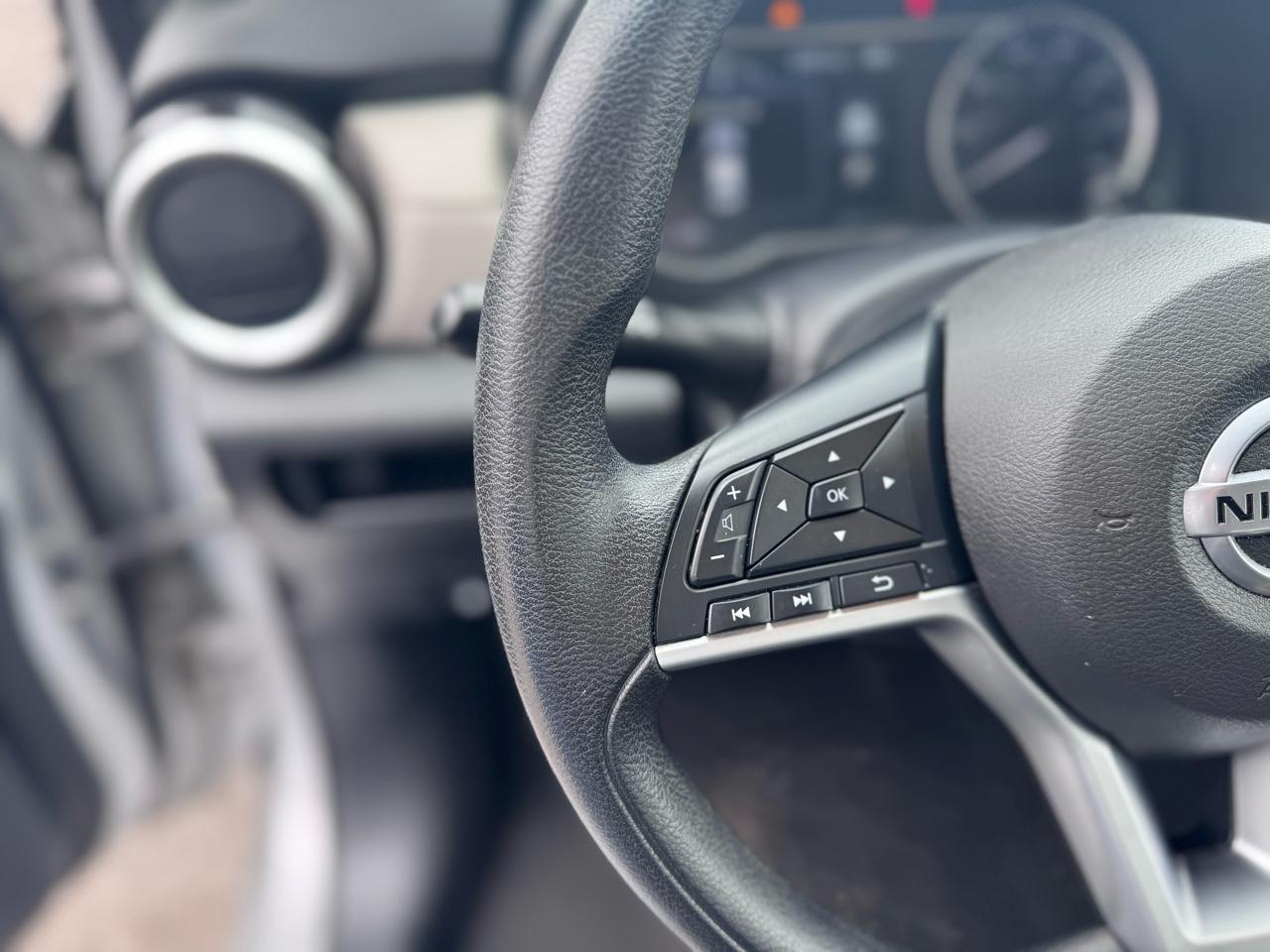 Nissan Versa SV CVT 2022