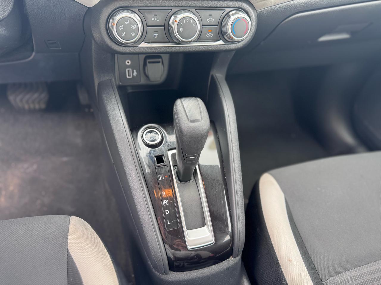 Nissan Versa SV CVT 2022