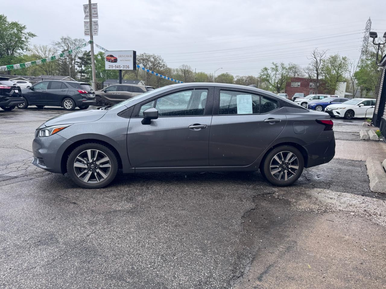 Nissan Versa SV CVT 2021
