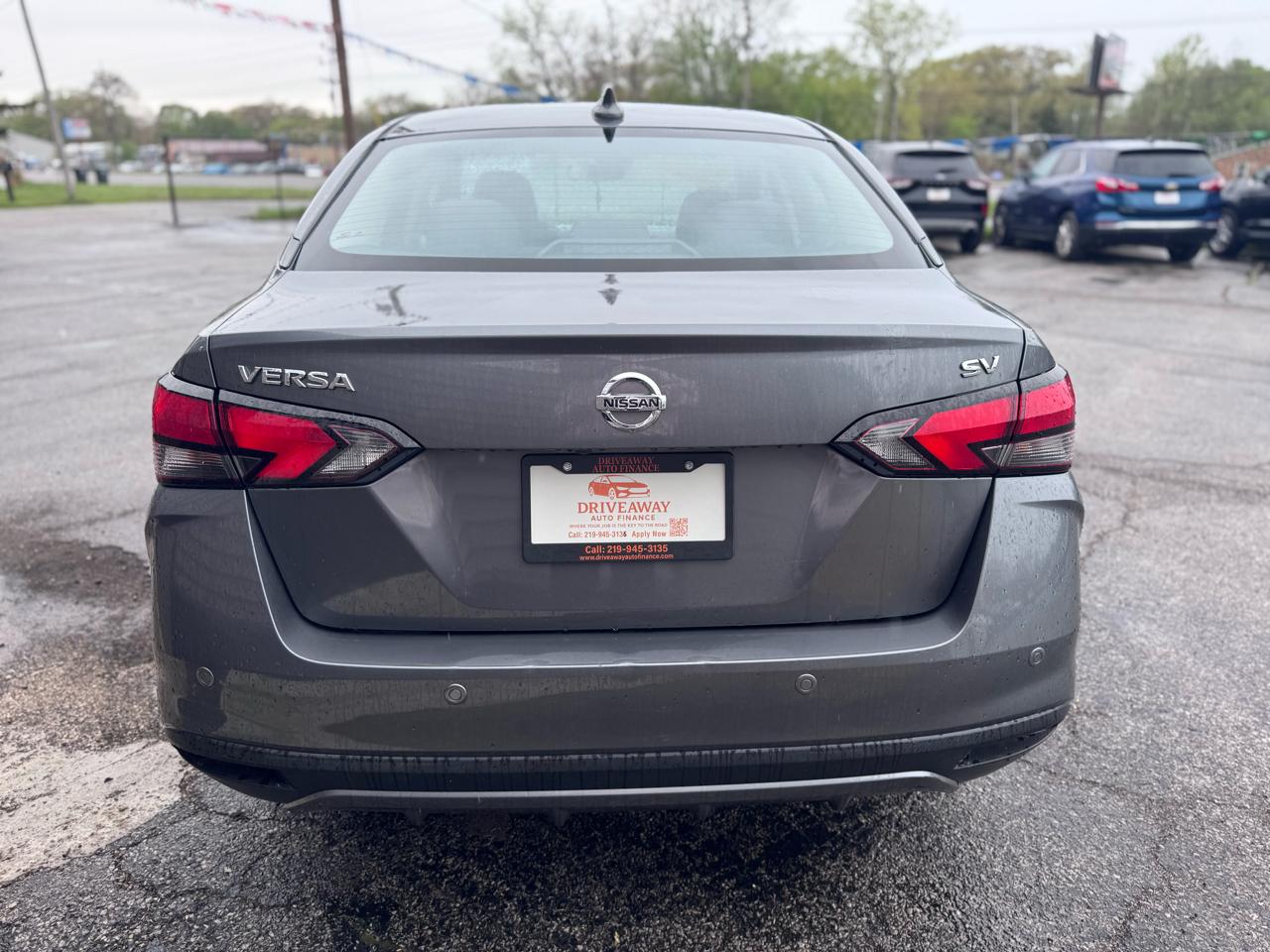 Nissan Versa SV CVT 2021