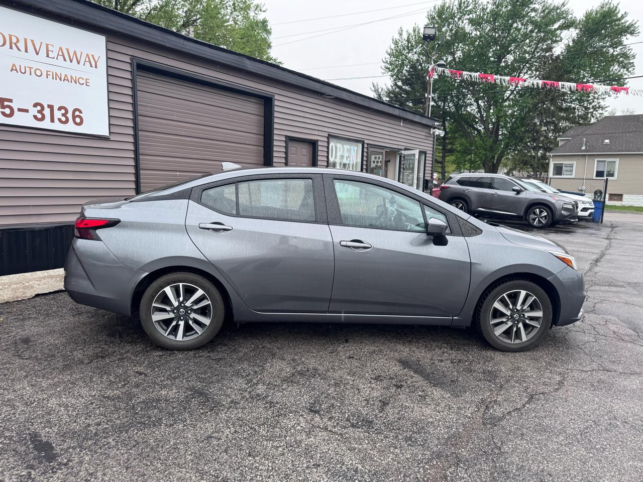Nissan Versa SV CVT 2021