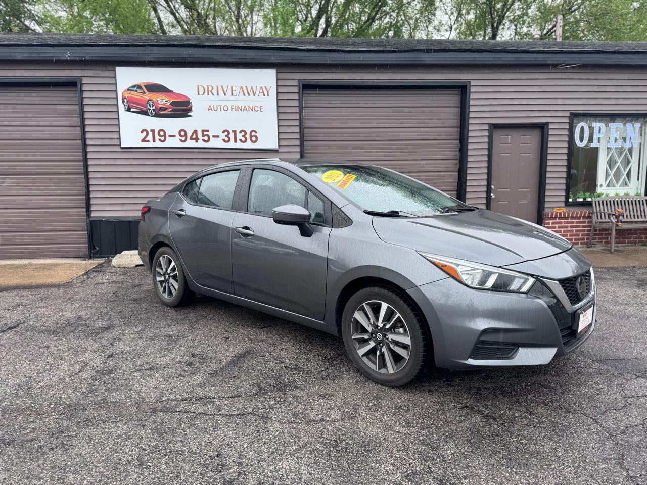 Nissan Versa SV CVT 2021