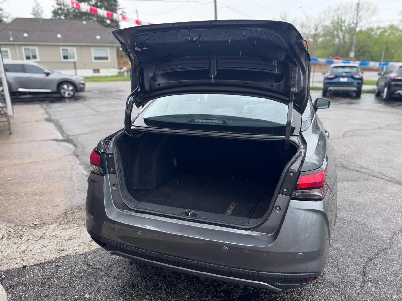 Nissan Versa SV CVT 2021
