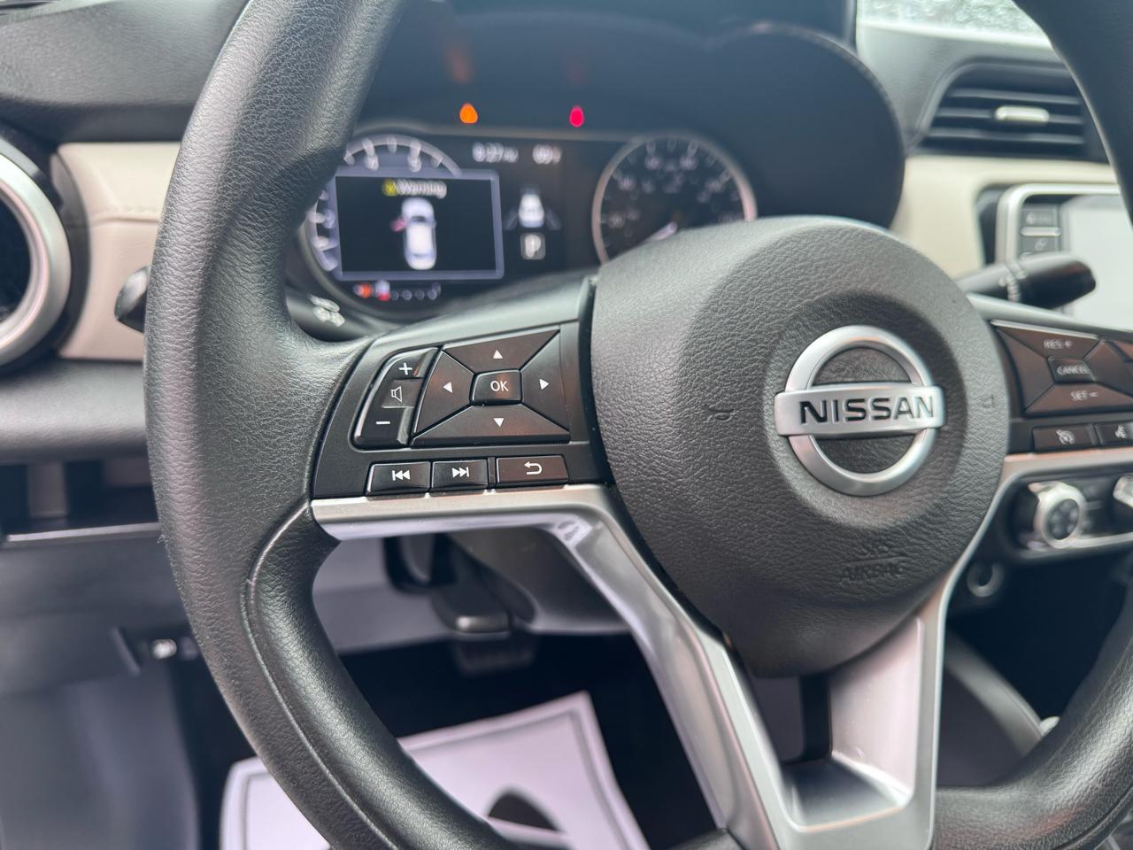 Nissan Versa SV CVT 2021