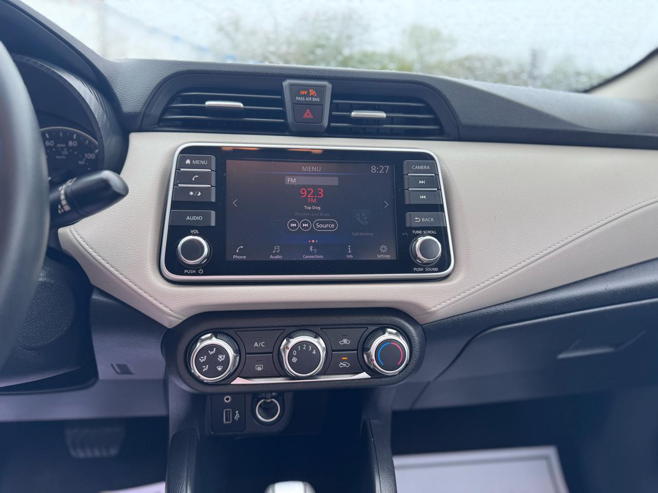 Nissan Versa SV CVT 2021