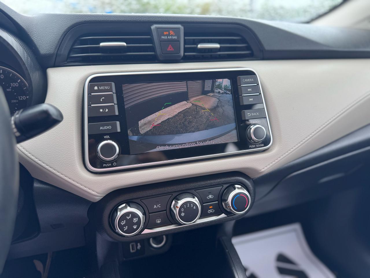 Nissan Versa SV CVT 2021