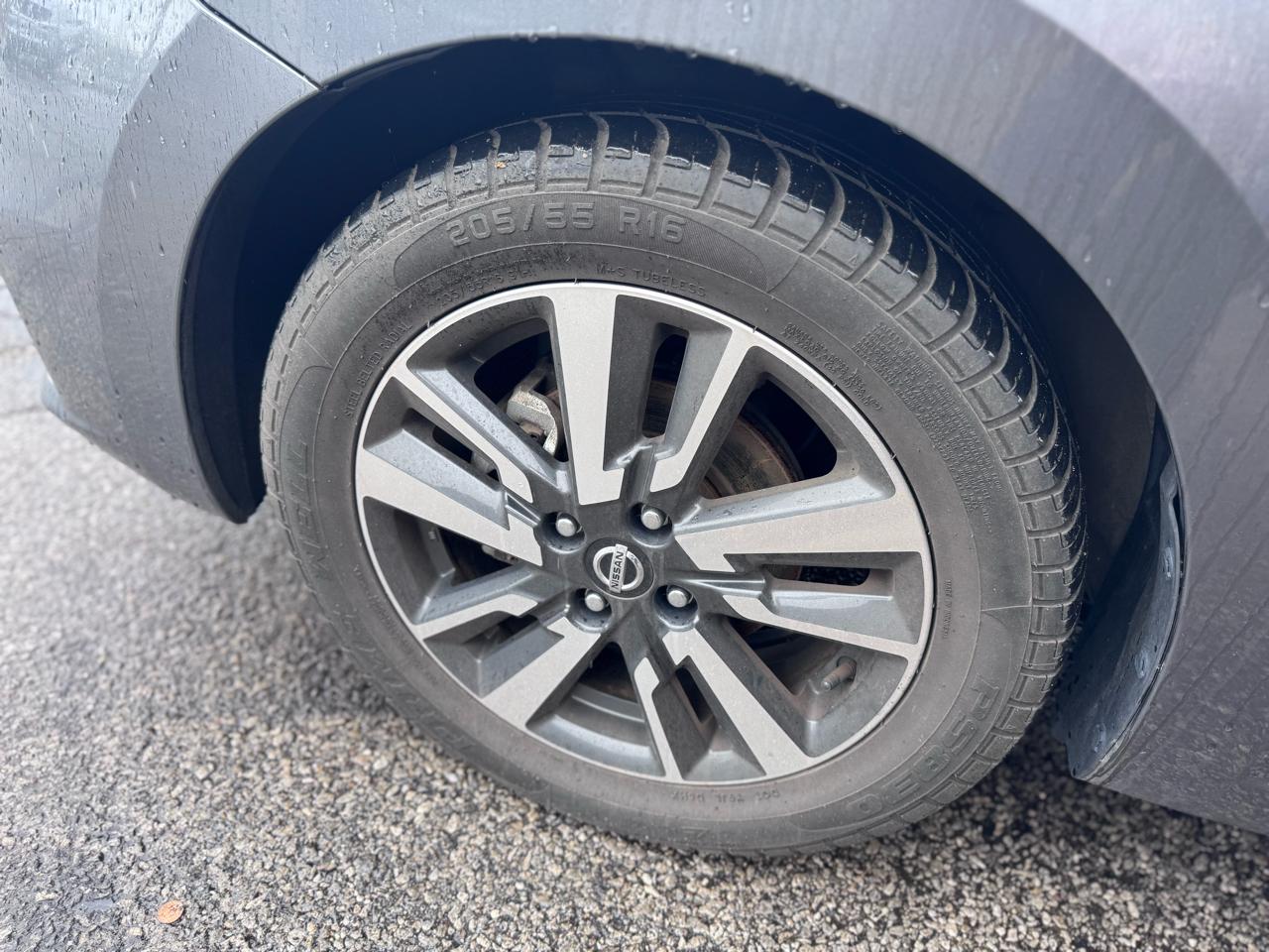 Nissan Versa SV CVT 2021
