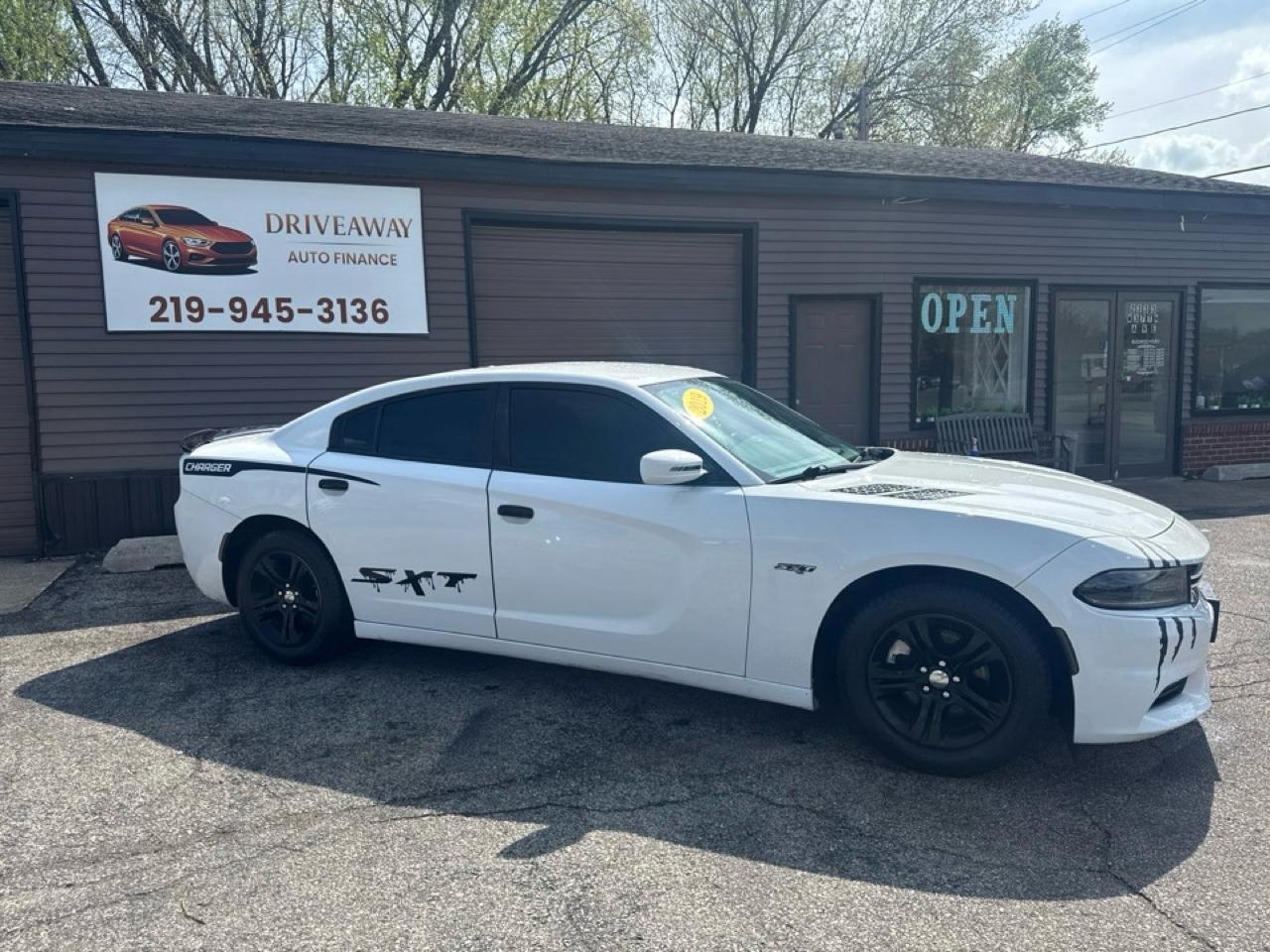 Dodge Charger SXT RWD 2019