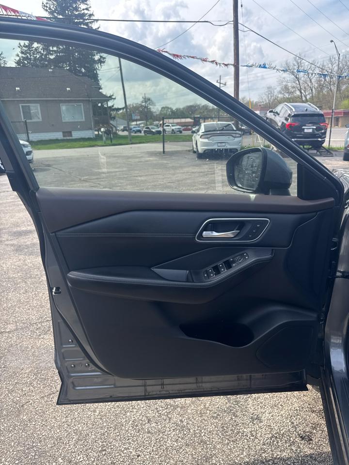 Nissan Rogue FWD Platinum 2023