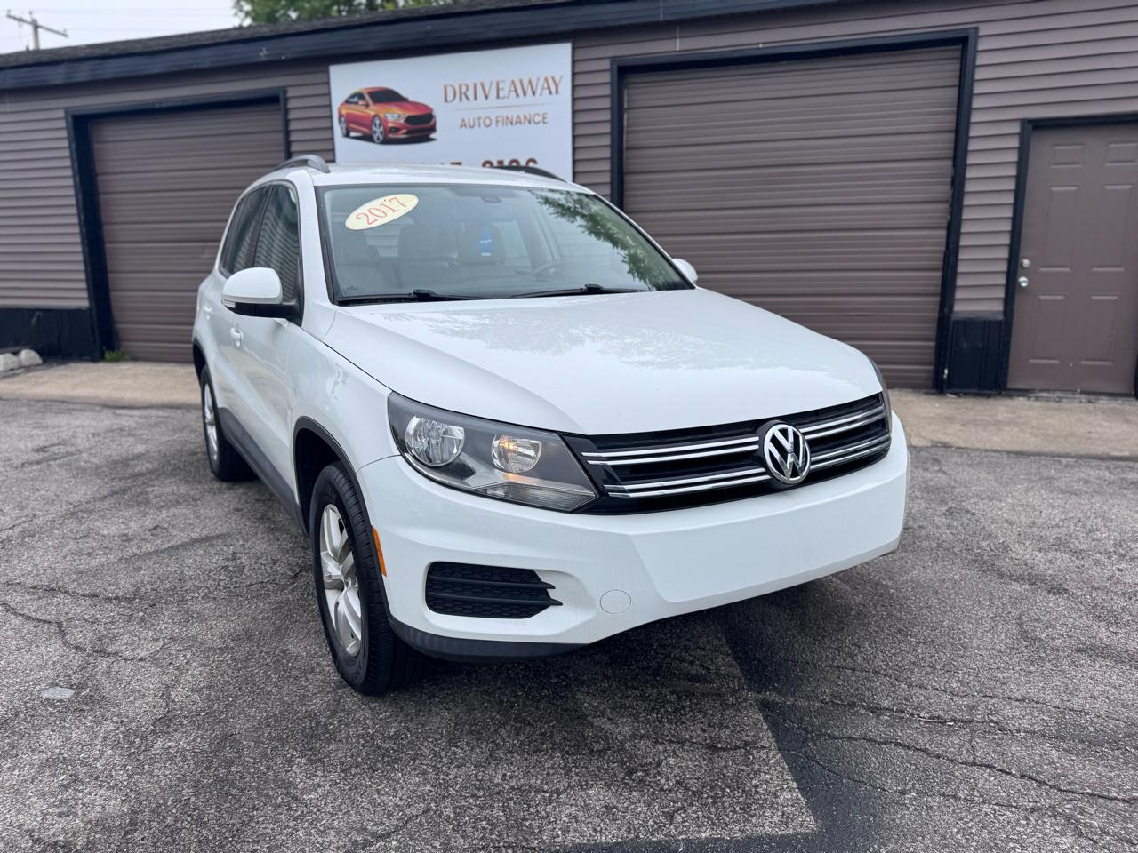 2017 Volkswagen Tiguan 2.0T S's photo