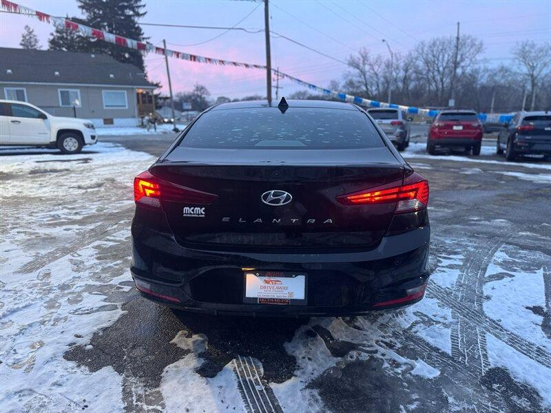 Hyundai Elantra SEL Auto 2019