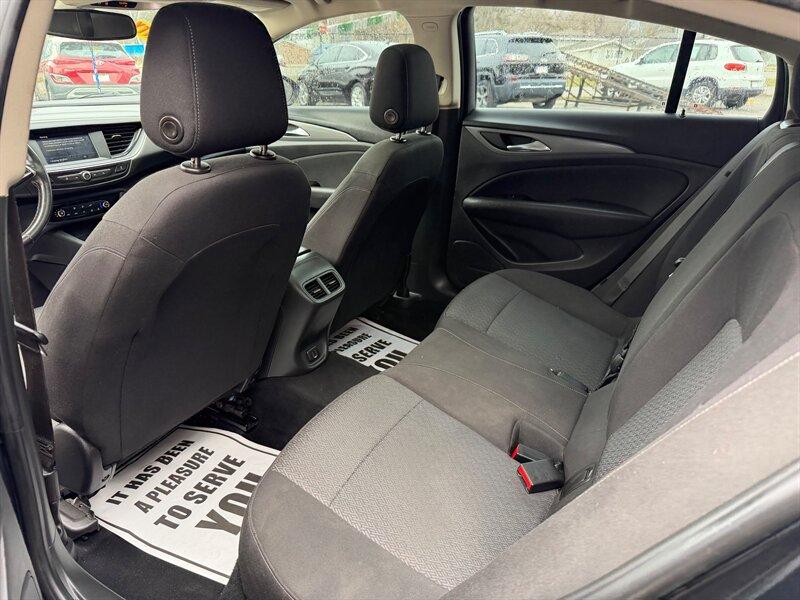 Buick Regal Sportback 4dr Sdn Preferred FWD 2019