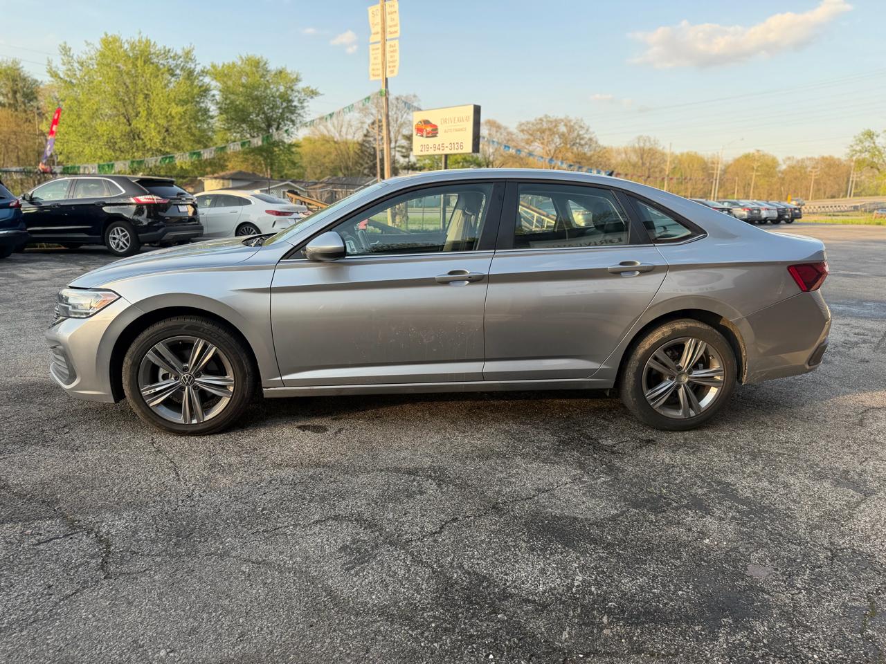 Volkswagen Jetta SE Auto 2024