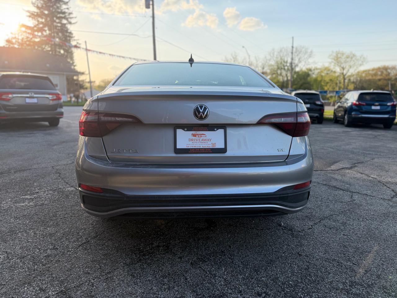 Volkswagen Jetta SE Auto 2024