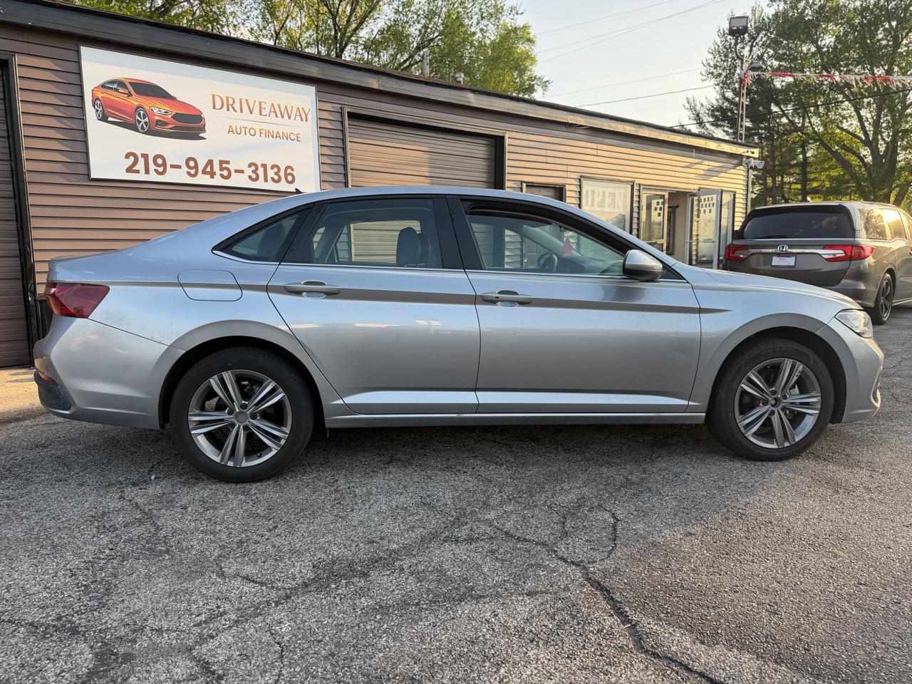 Volkswagen Jetta SE Auto 2024