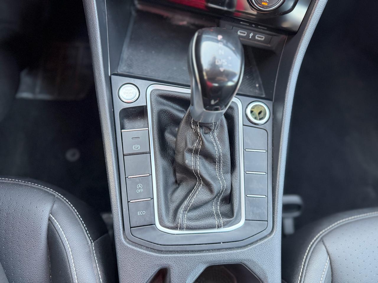 Volkswagen Jetta SE Auto 2024