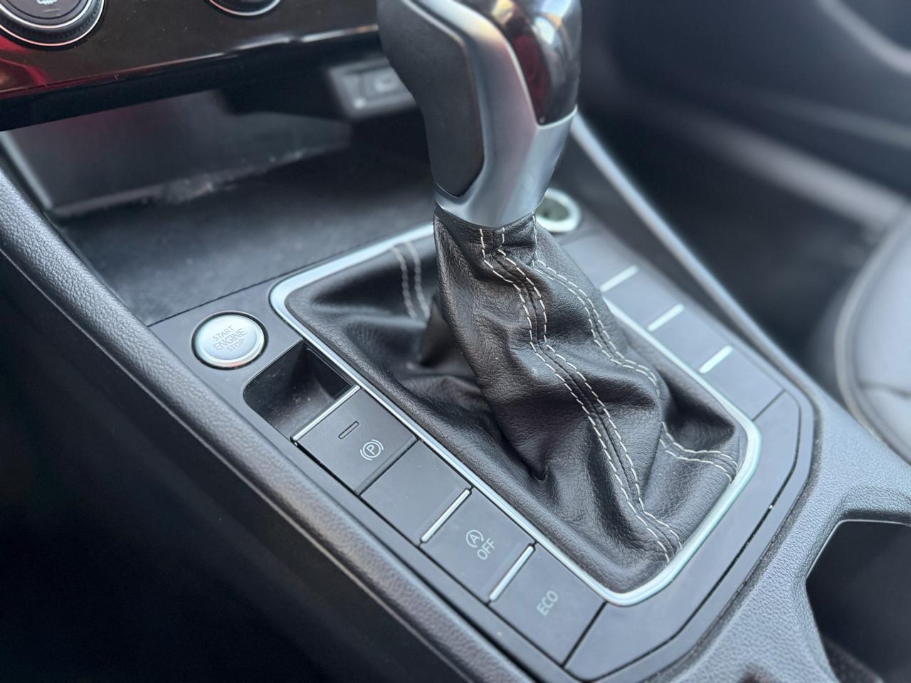 Volkswagen Jetta SE Auto 2024