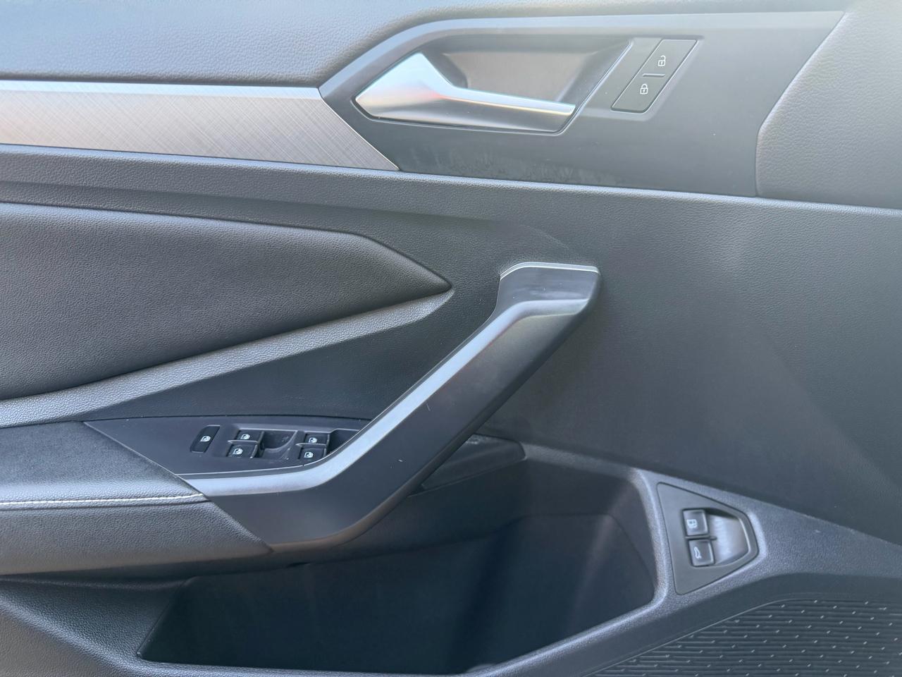 Volkswagen Jetta SE Auto 2024