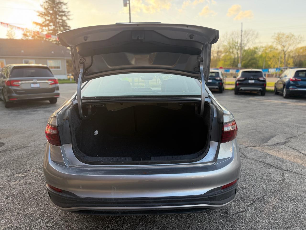 Volkswagen Jetta SE Auto 2024