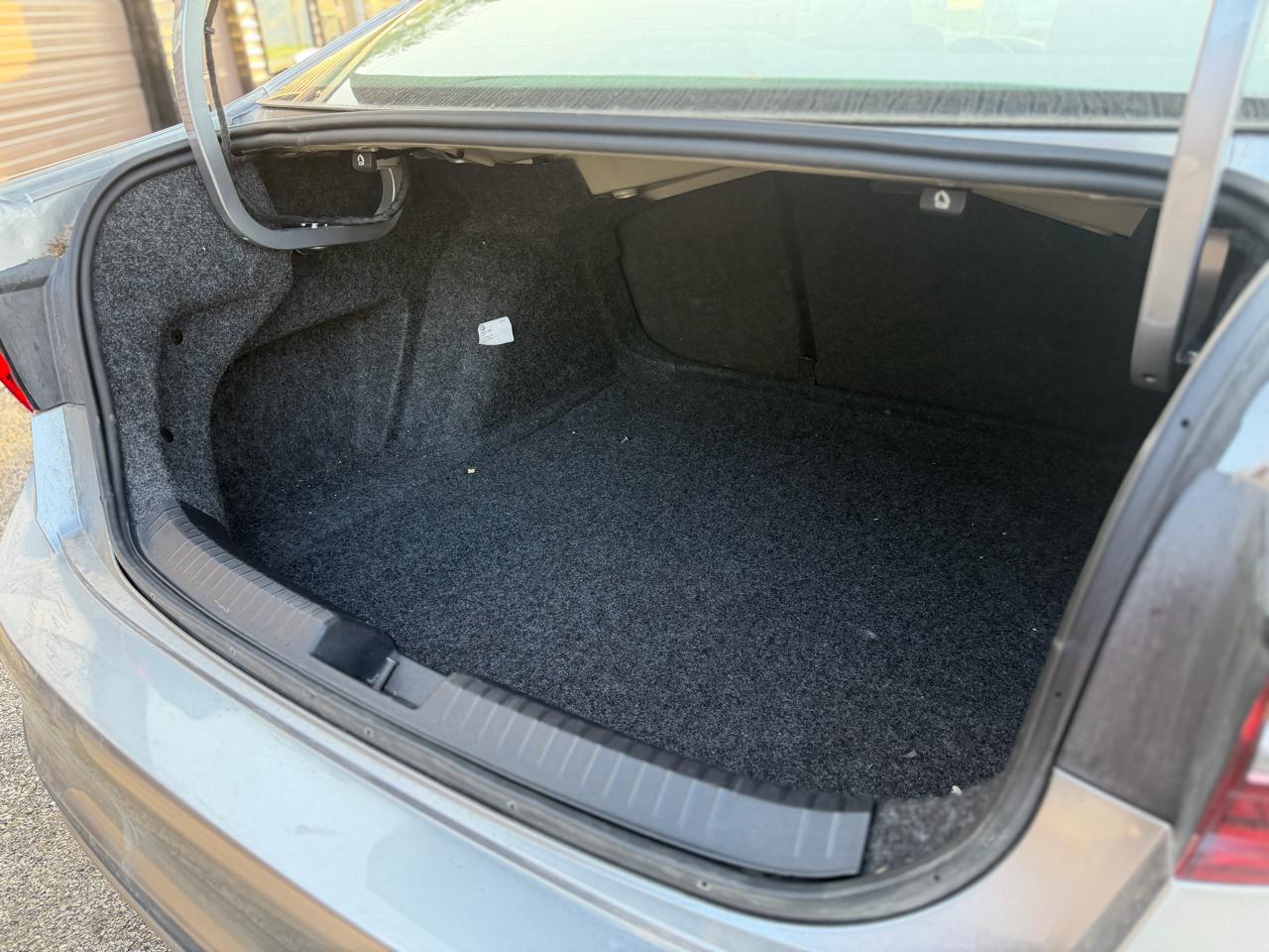 Volkswagen Jetta SE Auto 2024