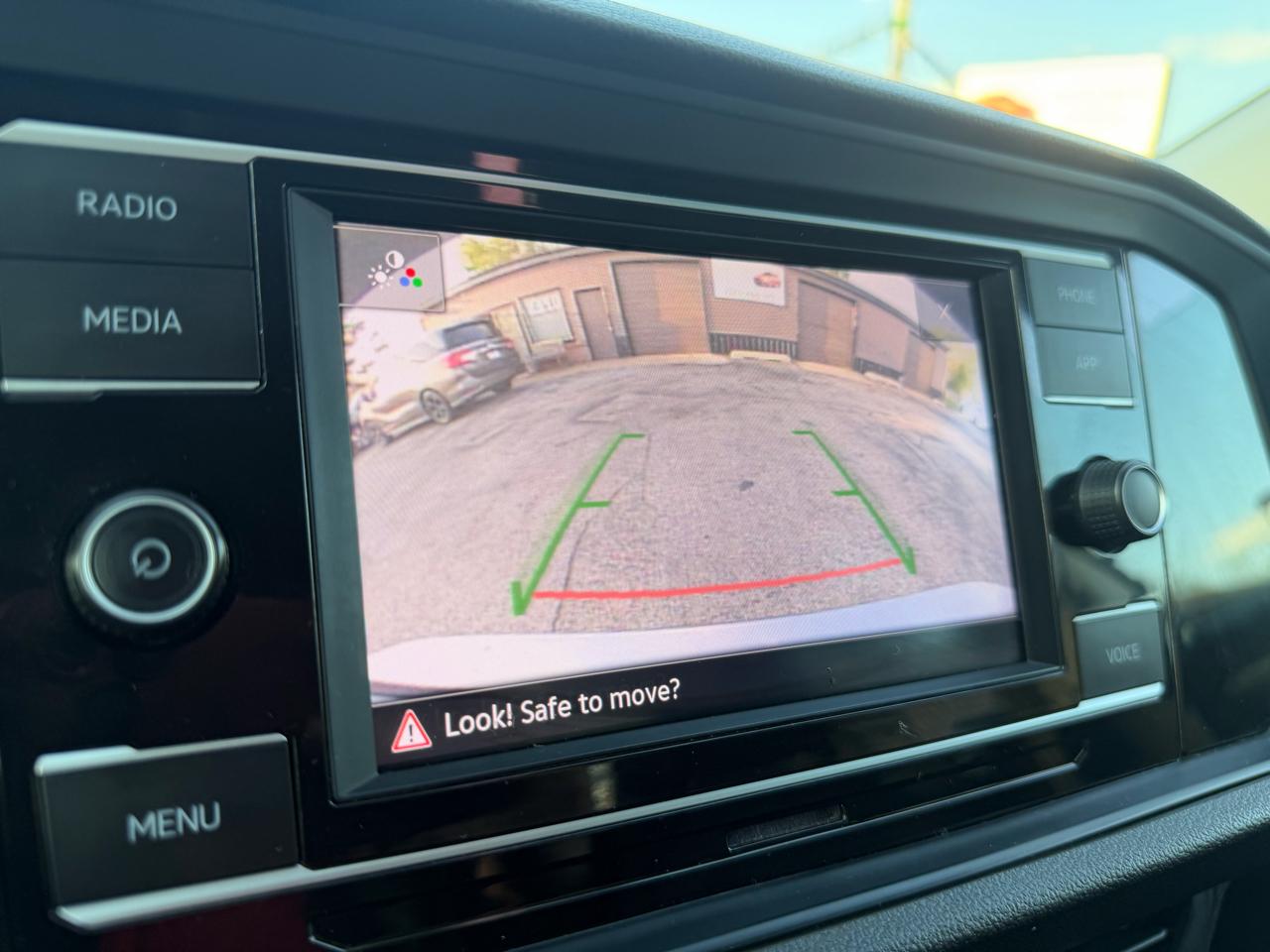 Volkswagen Jetta SE Auto 2024