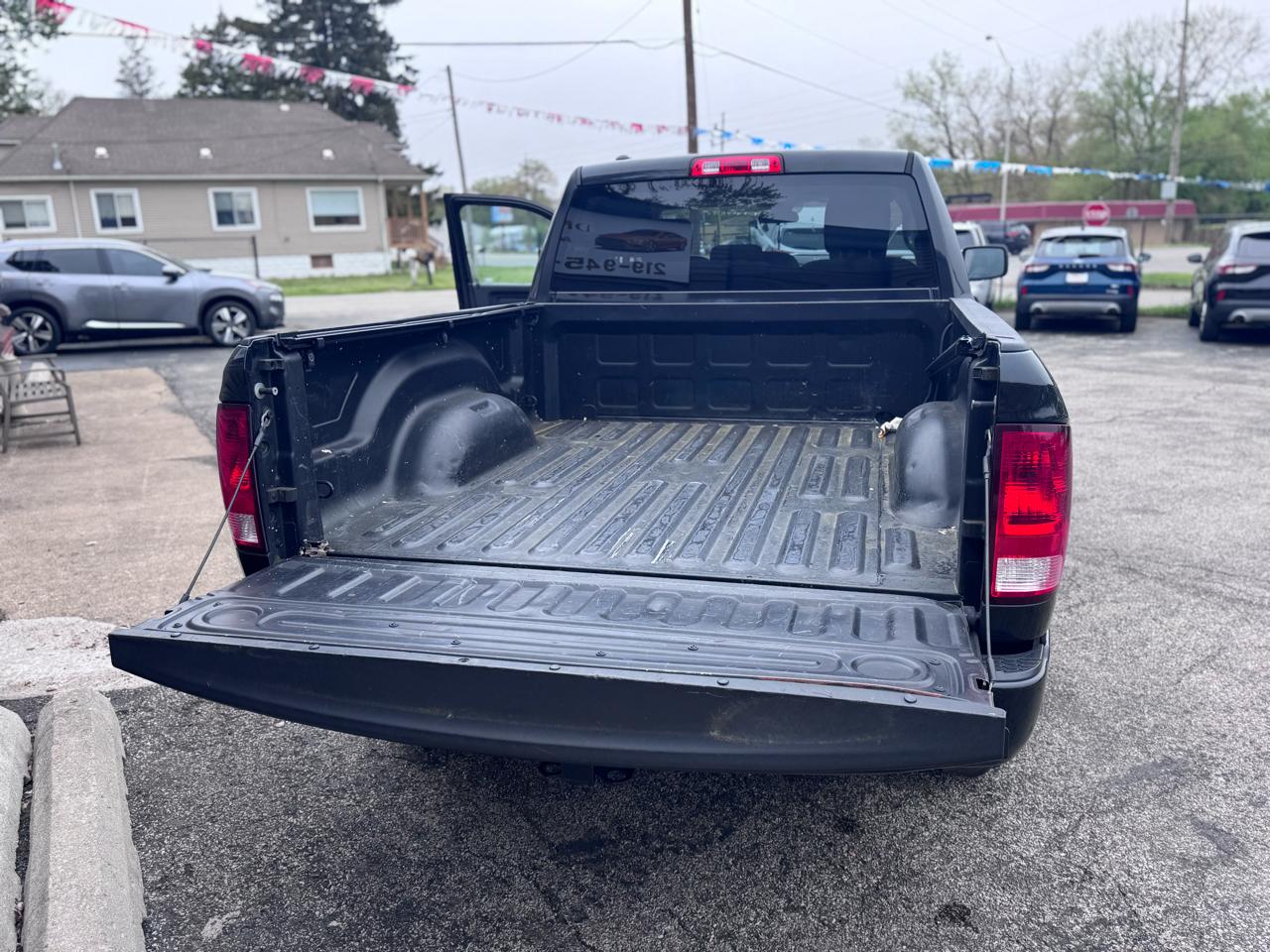 RAM 1500 Classic Express 4x4 Quad Cab 6'4" Box 2019