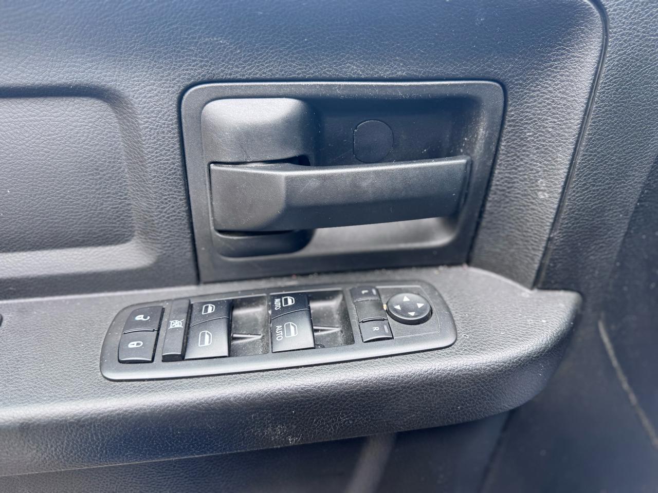 RAM 1500 Classic Express 4x4 Quad Cab 6'4" Box 2019