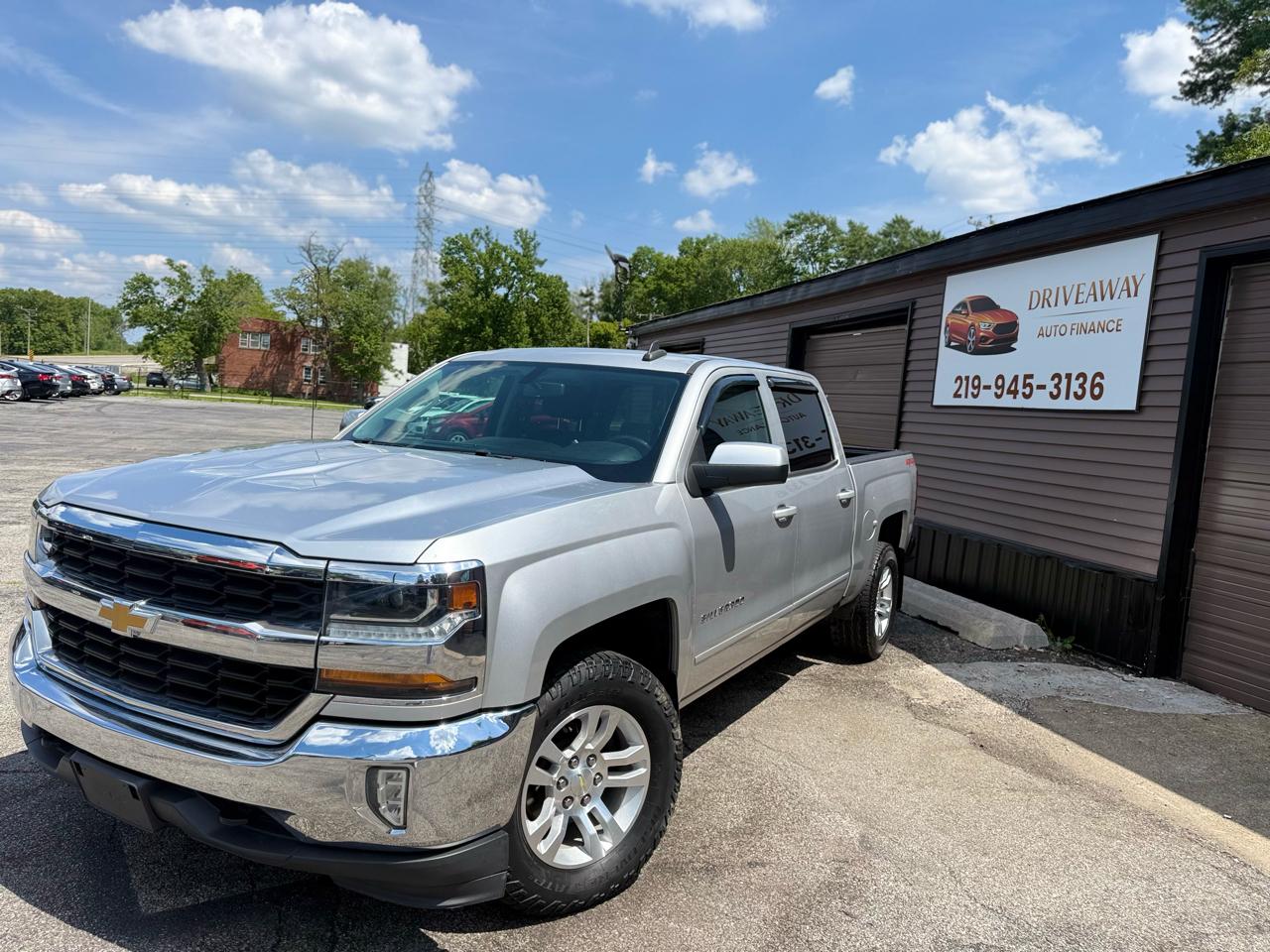 Chevrolet Silverado 1500 4WD Crew Cab 143.5" LT w/1LT 2018