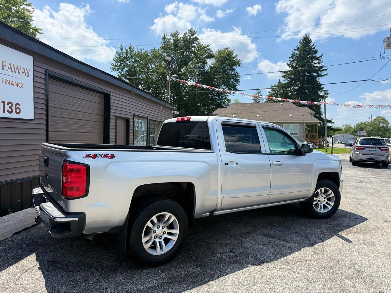 Chevrolet Silverado 1500 4WD Crew Cab 143.5" LT w/1LT 2018