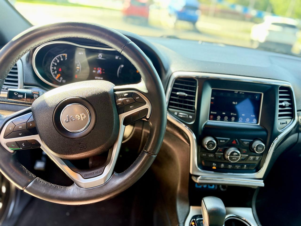 Jeep Grand Cherokee Laredo 4x2 *Ltd Avail* 2018