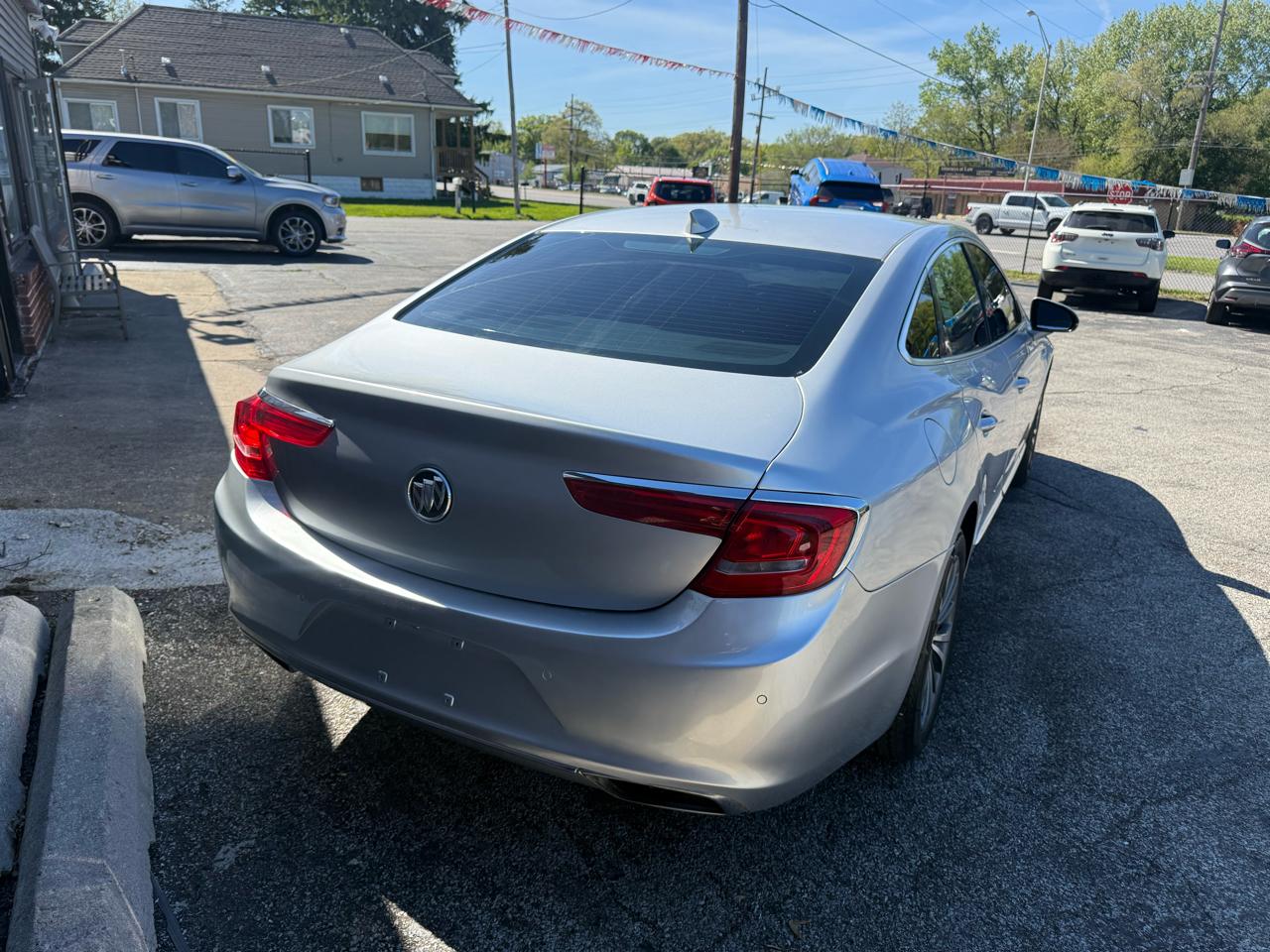 Buick LaCrosse 4dr Sdn Essence FWD 2018