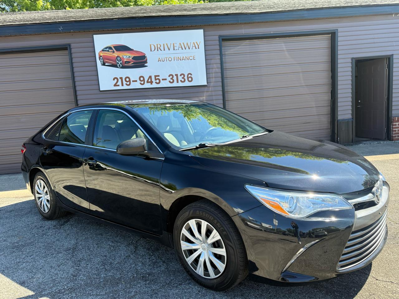 Toyota Camry XLE Auto (Natl) 2017