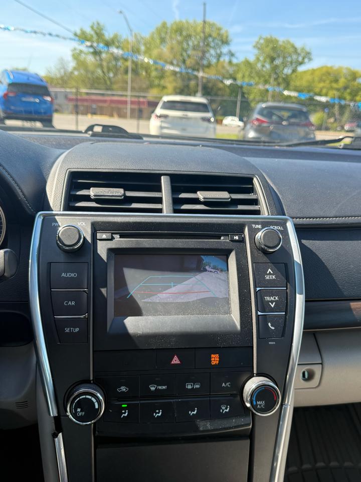 Toyota Camry XLE Auto (Natl) 2017