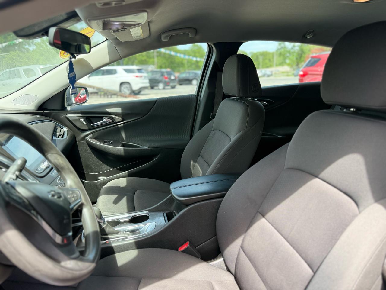 Chevrolet Malibu 4dr Sdn LT 2021
