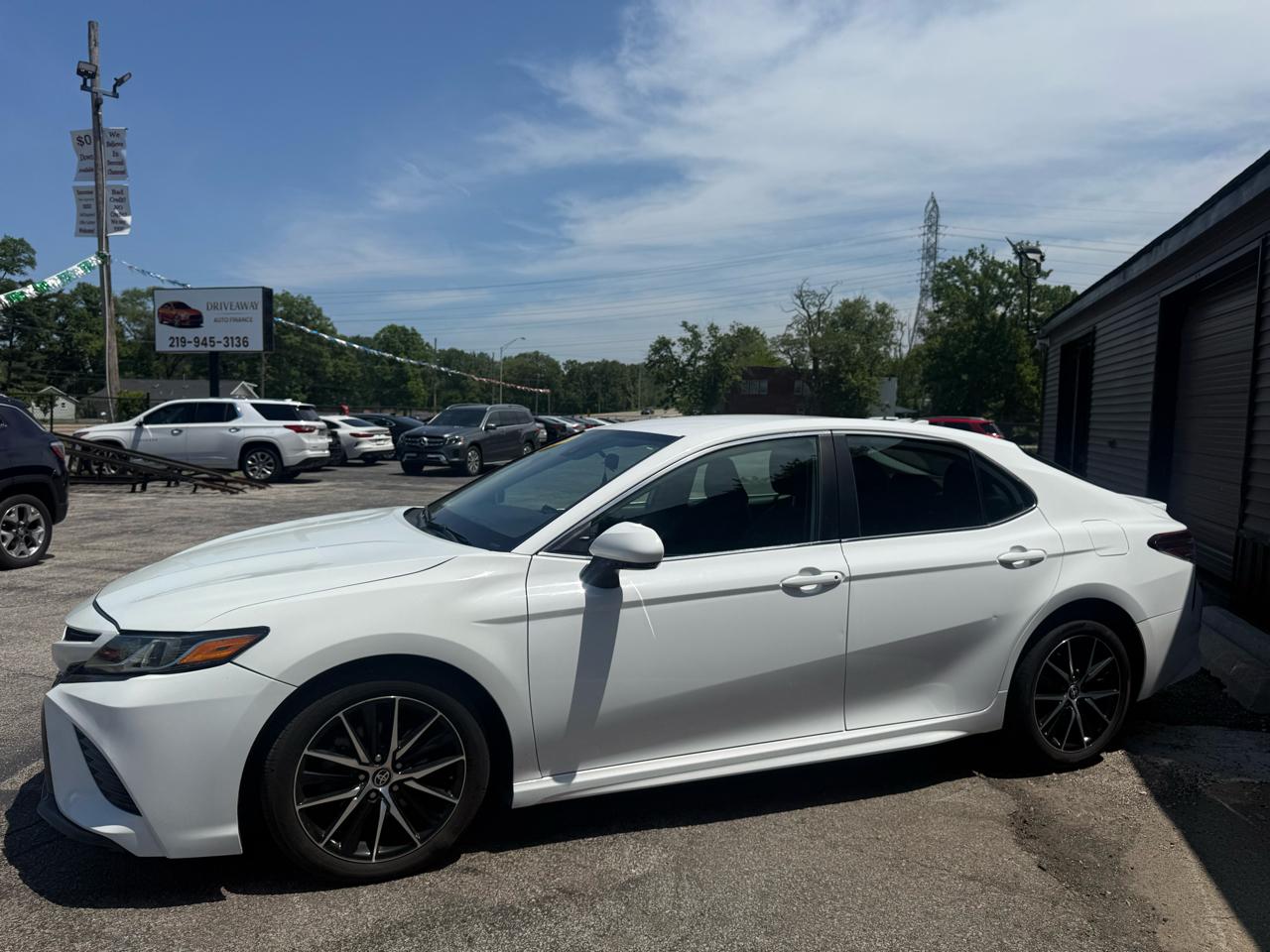 Toyota Camry SE Auto (Natl) 2022