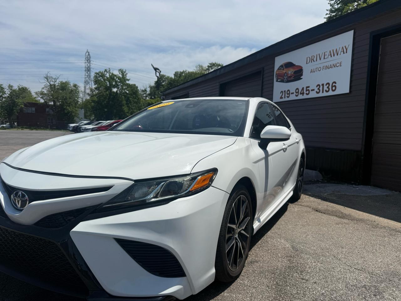 Toyota Camry SE Auto (Natl) 2022