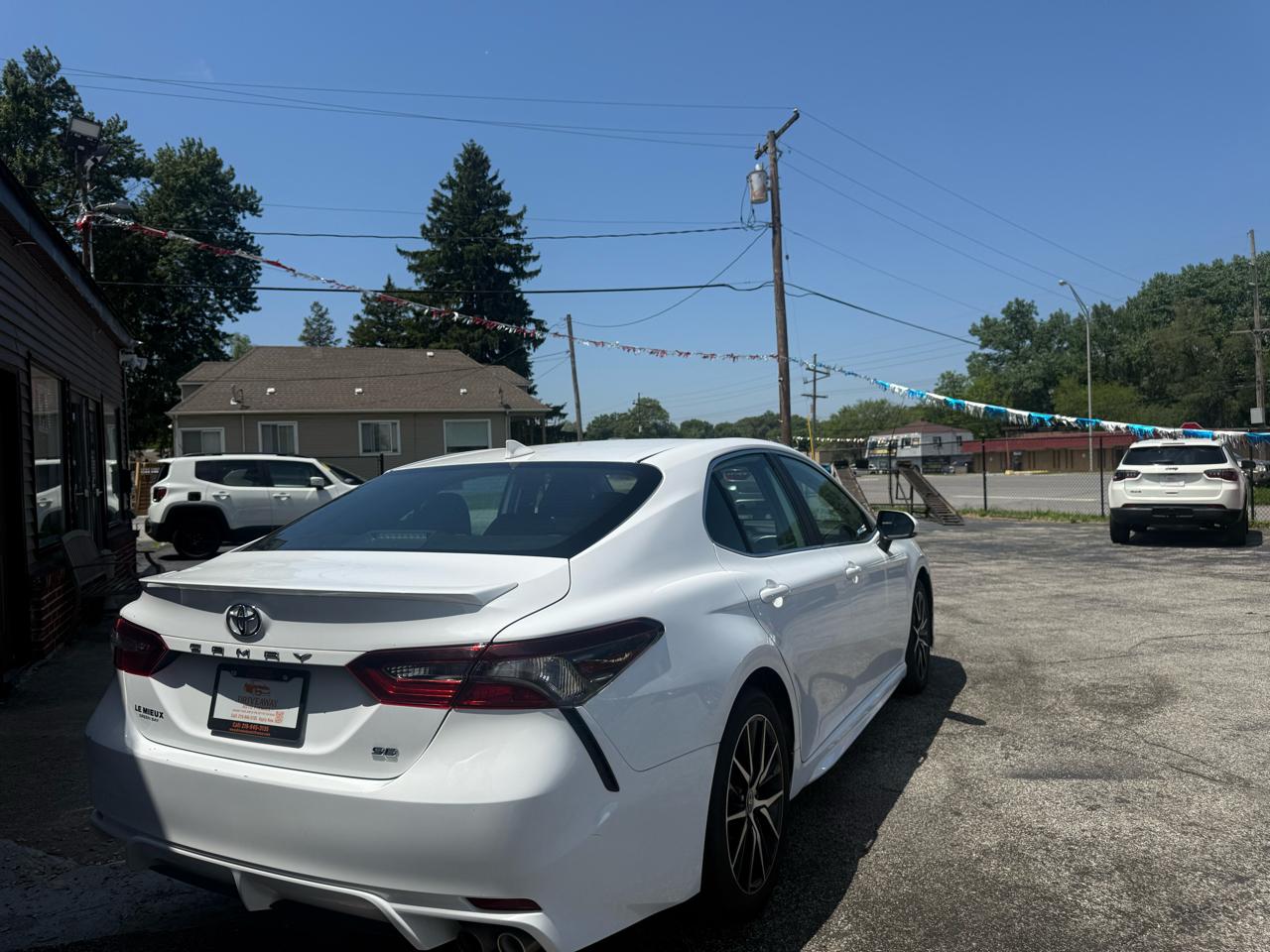 Toyota Camry SE Auto (Natl) 2022