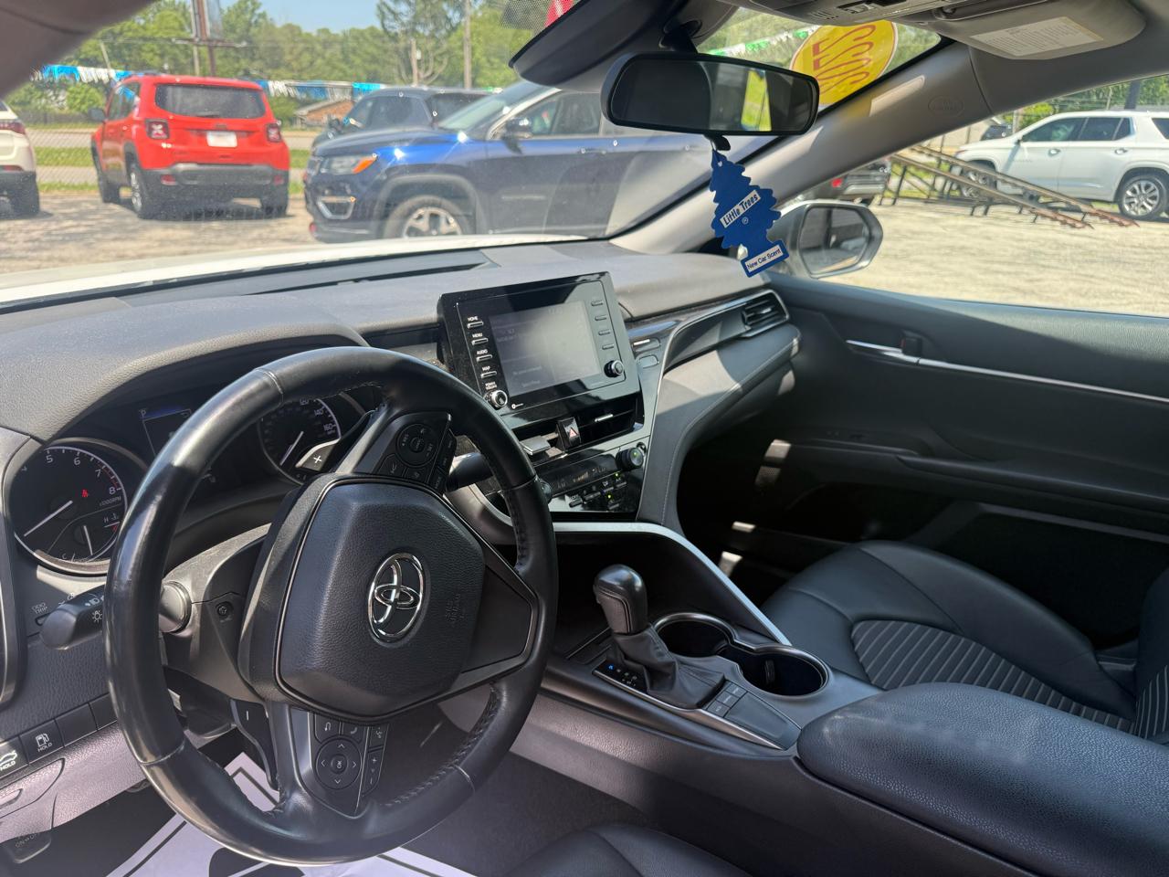Toyota Camry SE Auto (Natl) 2022