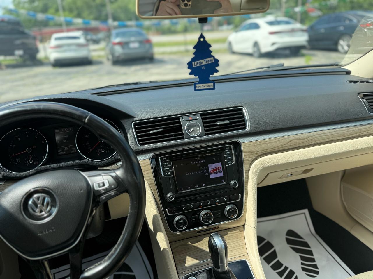 Volkswagen Passat 1.8T SE Auto 2017