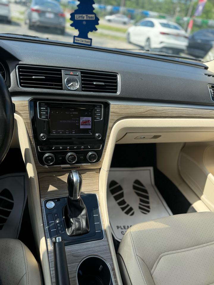 Volkswagen Passat 1.8T SE Auto 2017