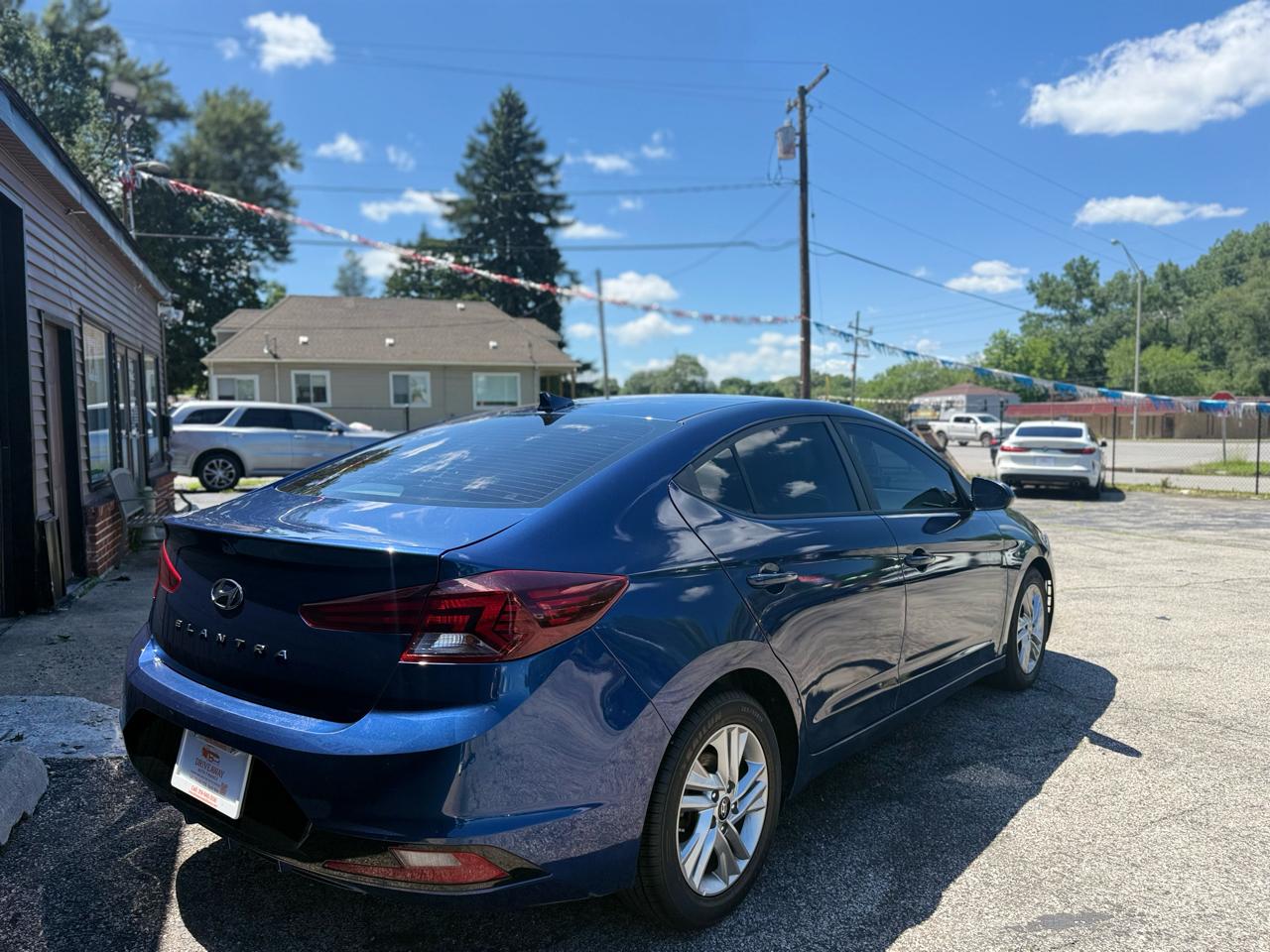 Hyundai Elantra Value Edition IVT 2020