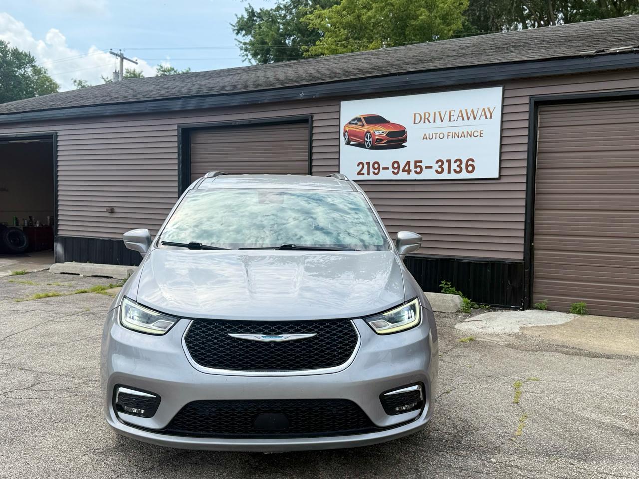 Chrysler Pacifica Hybrid Touring L FWD 2021