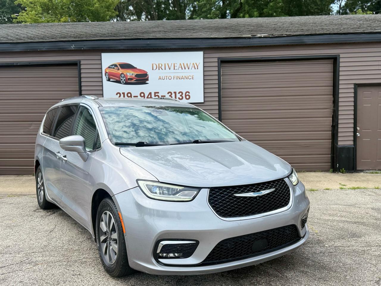 Chrysler Pacifica Hybrid Touring L FWD 2021