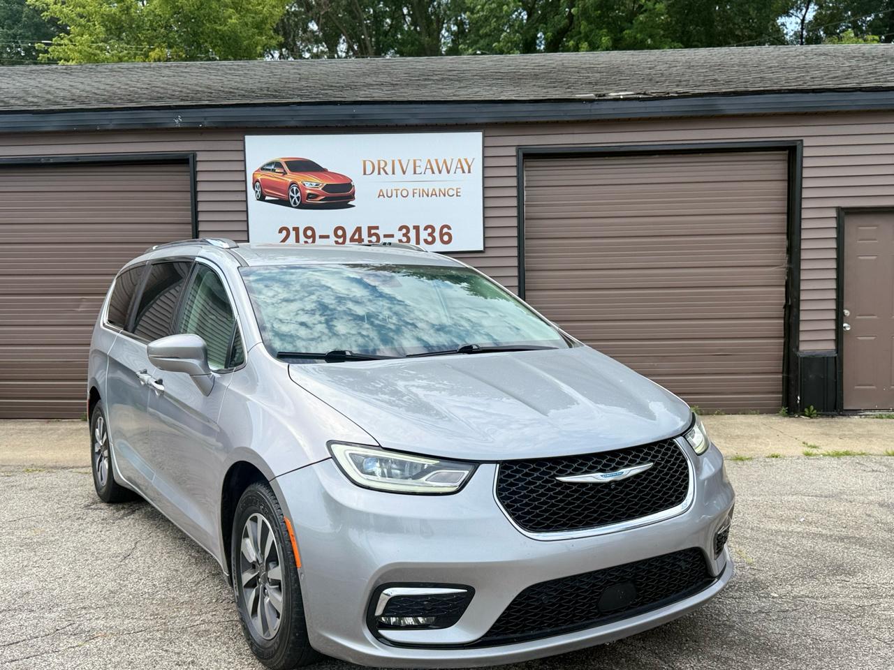 Chrysler Pacifica Hybrid Touring L FWD 2021
