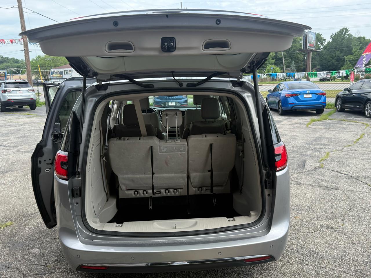 Chrysler Pacifica Hybrid Touring L FWD 2021