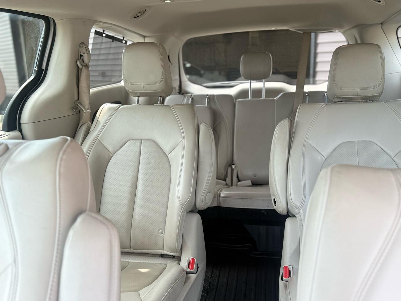 Chrysler Pacifica Hybrid Touring L FWD 2021