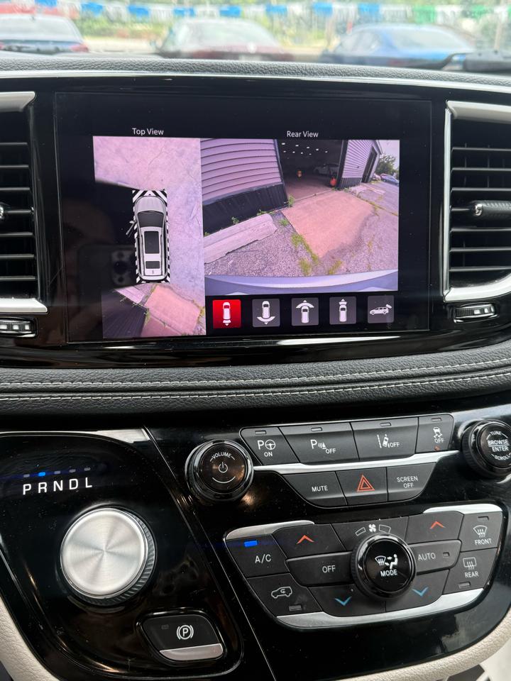 Chrysler Pacifica Hybrid Touring L FWD 2021