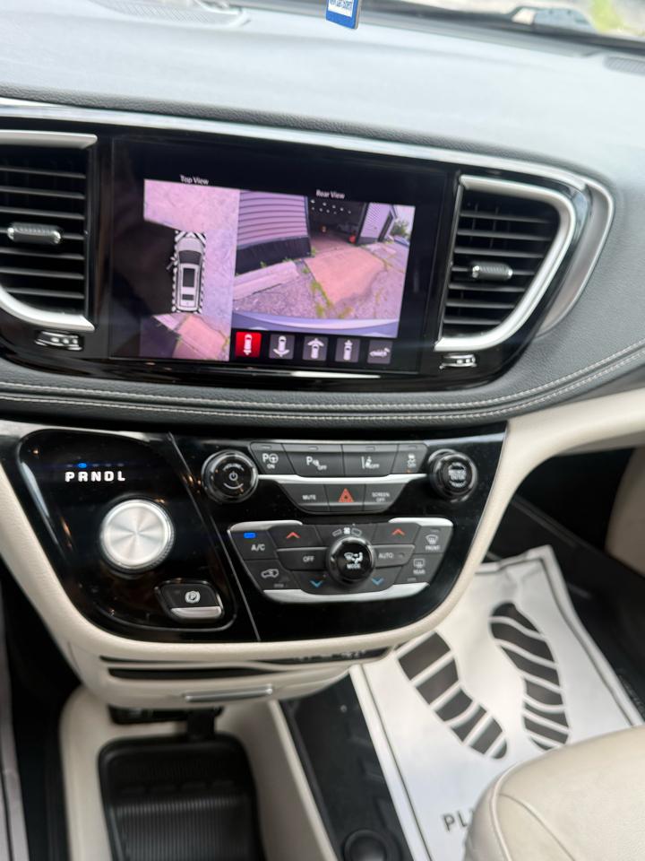 Chrysler Pacifica Hybrid Touring L FWD 2021