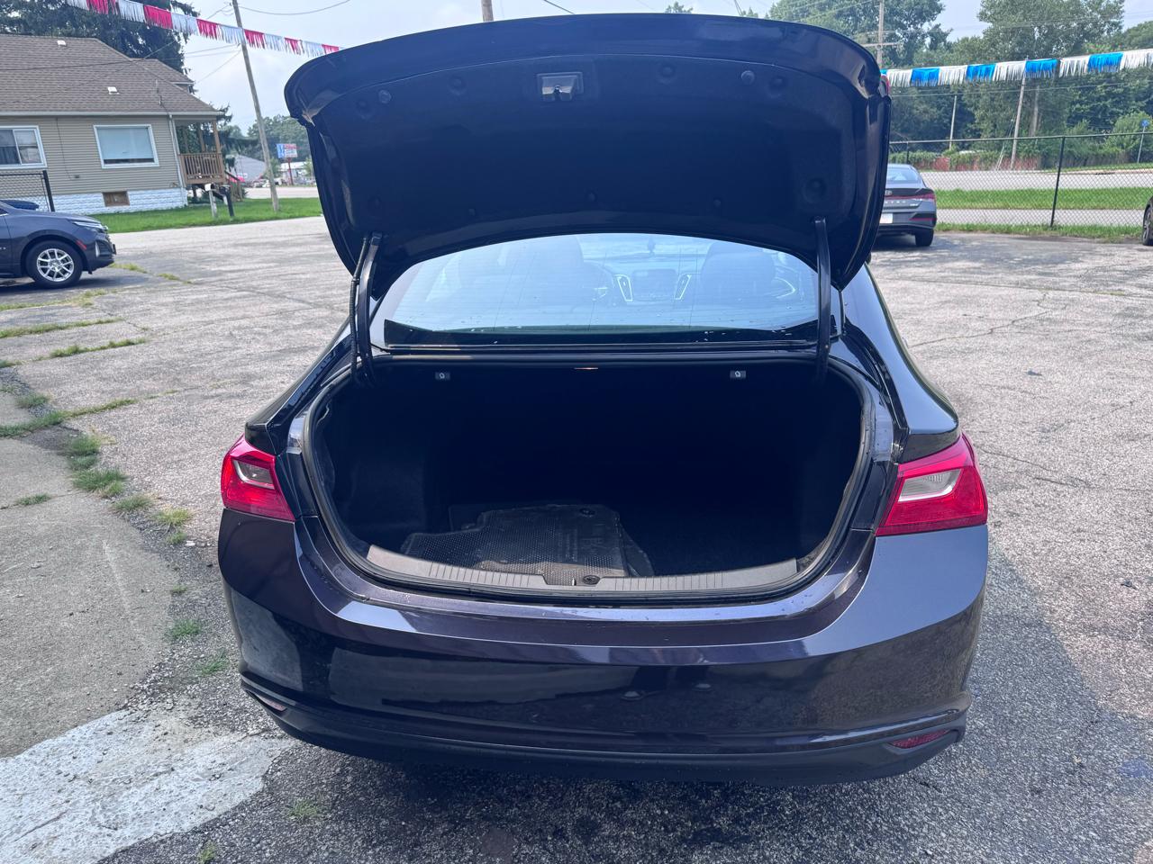 2023 Chevrolet Malibu 1LT - Photo 12