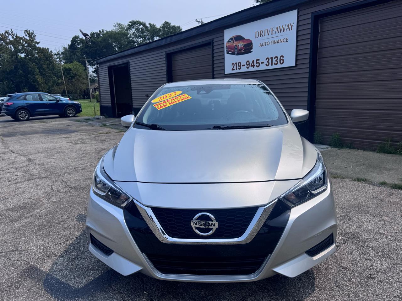 Nissan Versa SV CVT 2022